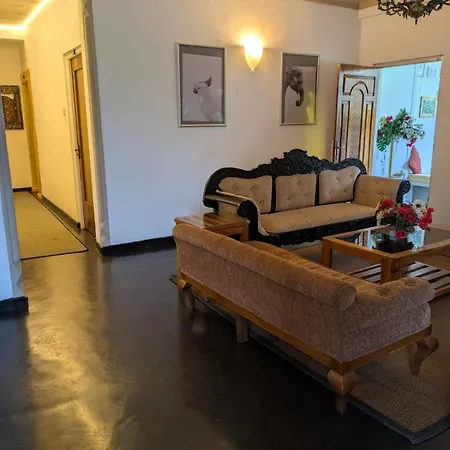 Suriya Guest 3* Nuwara Eliya