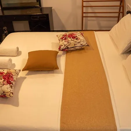 Notre Dame D'arcadia Hotel