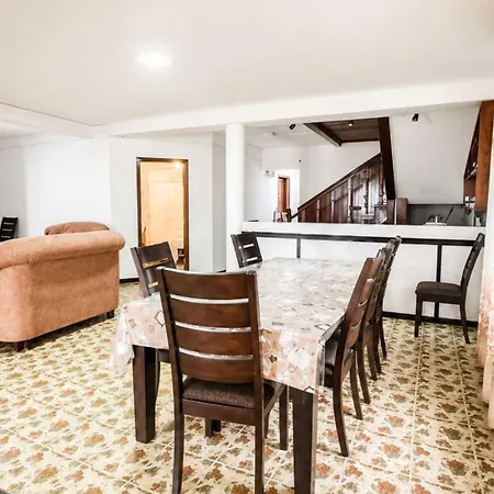 Guest house Rudhras Nuwara Eliya