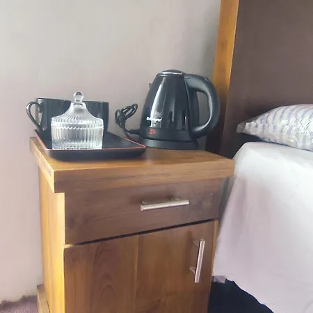 Ruma's Mountain Breeze Lodge *