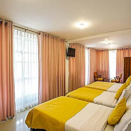 Country Club Hotel 3*