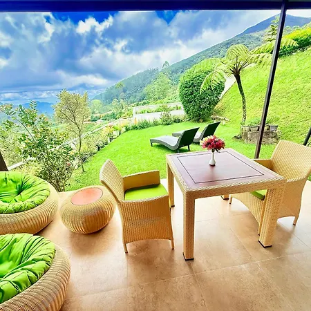 Hilldale Retreat Hotel