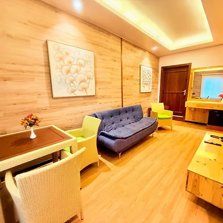 Hilldale Retreat Hotel
