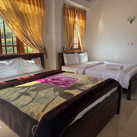 Oviya Guest Inn