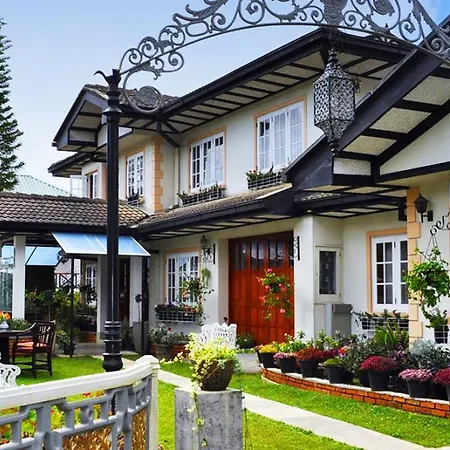 Cocoon Hills Guest house 4*