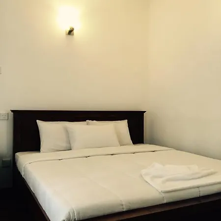 Lake View Bungalow - Nuwara Eliya