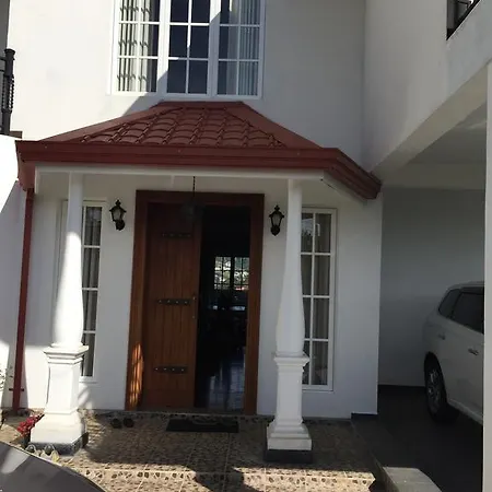 Lake View Bungalow - Nuwara Eliya