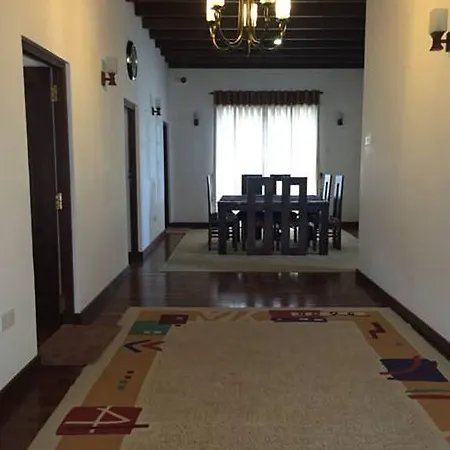Lake View Bungalow - Nuwara Eliya