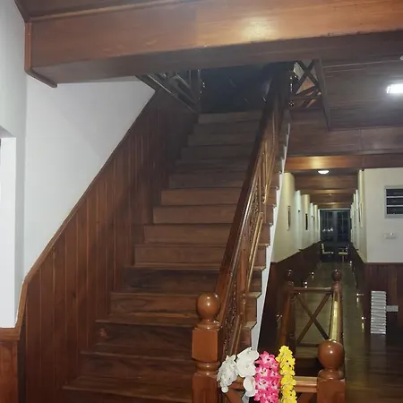 Hotel Daffodils Nuwara Eliya