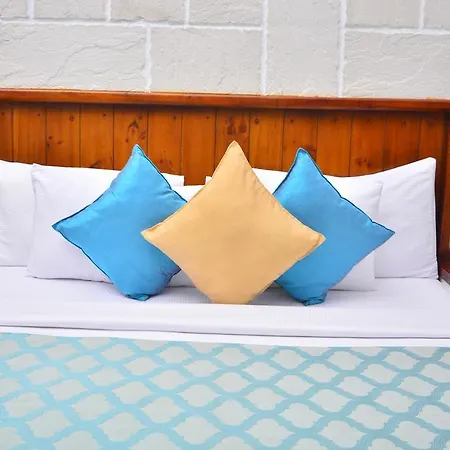 Unique Hotel 3*