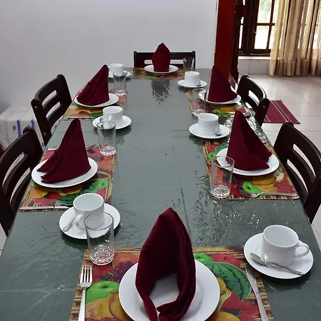 Hills Rest 3* Nuwara Eliya