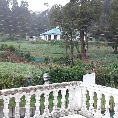 Homestay Selis Manor Holiday