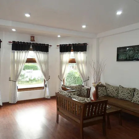Three Star Guest house Nuwara Eliya