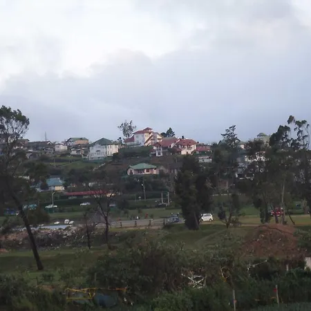 Three Star Guest house Nuwara Eliya