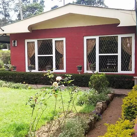 Homestay Derricks *