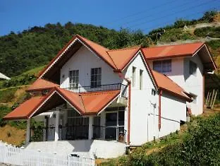 Aika White Bungalow 2*