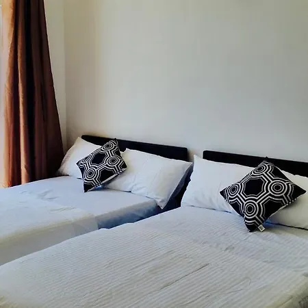 The Hillside Flat Apartment