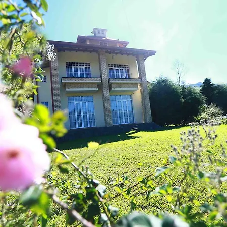 Nioka Luxury Holiday Bungalow Nuwara Eliya