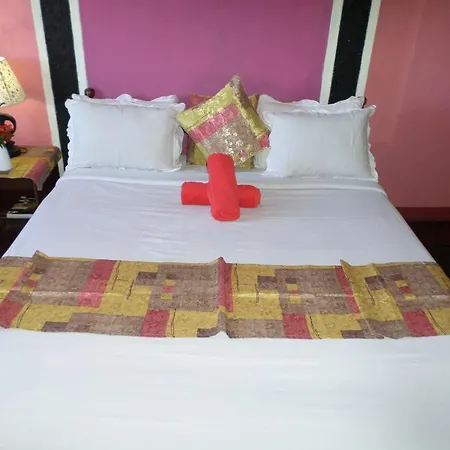 Yoho Mount View Black Pool Homestay
