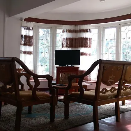 The Kingswood Holiday Bungalow * Nuwara Eliya