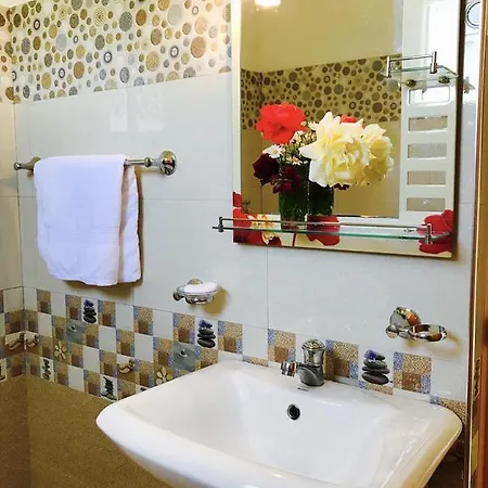 Guest house Aerizo Tours & Nuwara Eliya