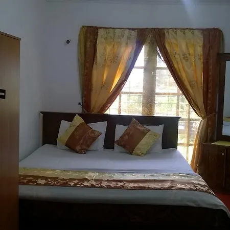 Srihelyes Homestay *