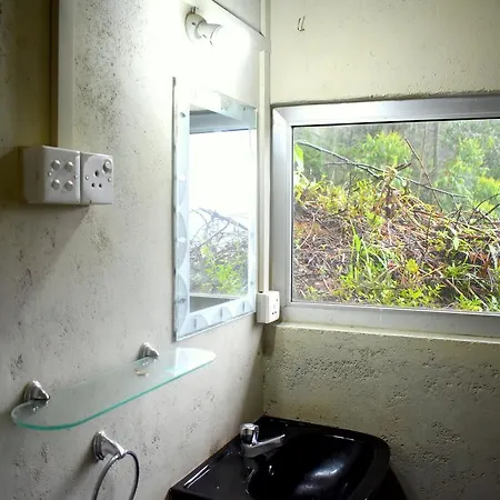 Rainfrorest Edge Guest house