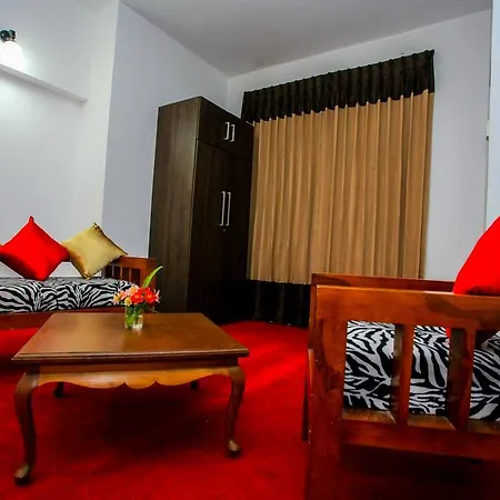 La Cottage Boutique Hotel & Restaurant Hotel