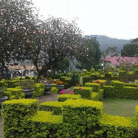 Yoho Spring Garden Bed & Breakfast *