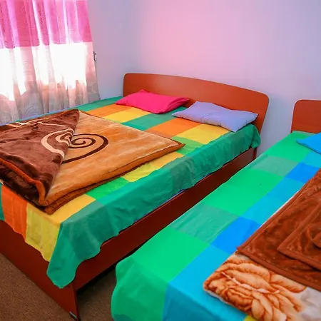 Red Star Hotel Homestay *