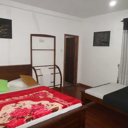 Three Star Guest house *