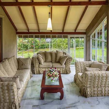 Lemon Court Villa *