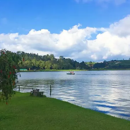 Homestay Mountain Stream Courtyard Nuwara Eliya