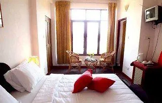 Hotel Leisure Village Nuwaraeliya 3*