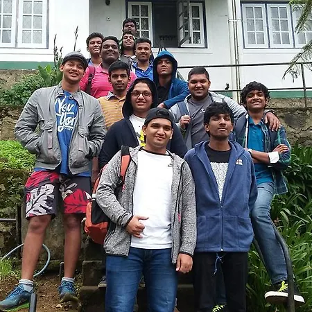 Crown Homestay Nuwara Eliya