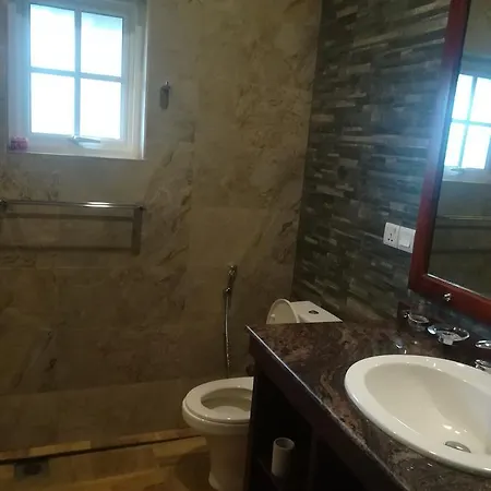 Royal Wattles Homestay *