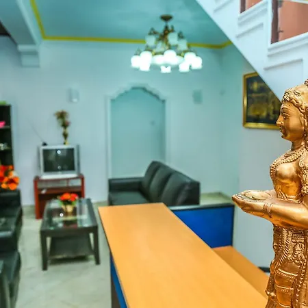 Homestay Red Star Hotel *