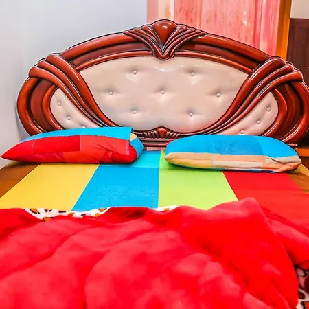 Red Star Hotel Homestay *
