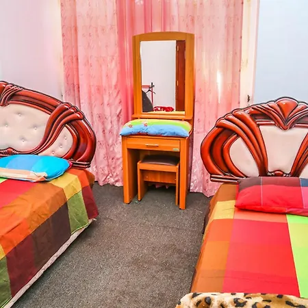 Red Star Hotel Homestay