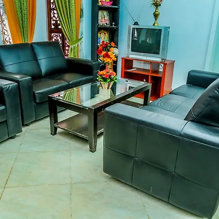 Homestay Red Star Hotel *