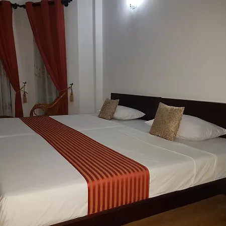 Hotel Hotel Rose Garden 2*