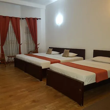 Hotel Rose Garden 2*