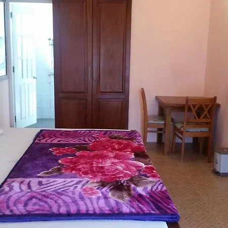Maha Royal Guest house