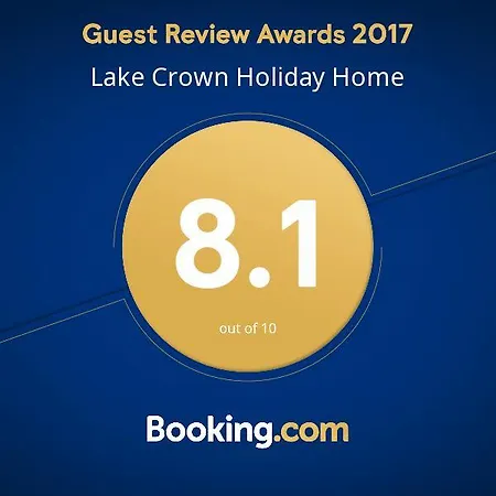 Homestay Crown *