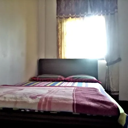 Guest house Dayananthan Rest *