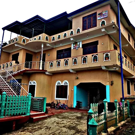 Guest house Dayananthan Rest *