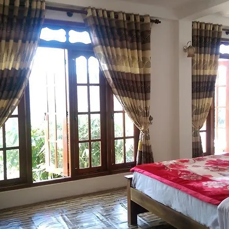 Rochana Palace *