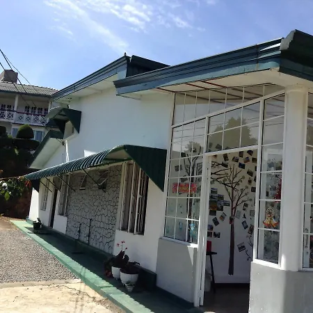 Homestay Mountain Stream Courtyard Nuwara Eliya