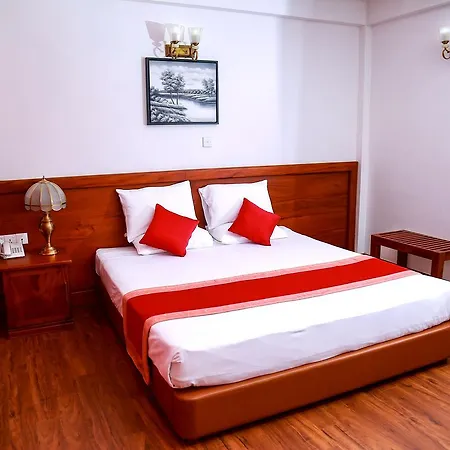 Royal Hotel 3*