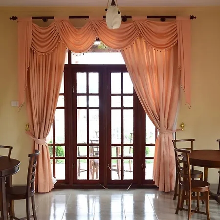 Hotel Rawana Hill Top *